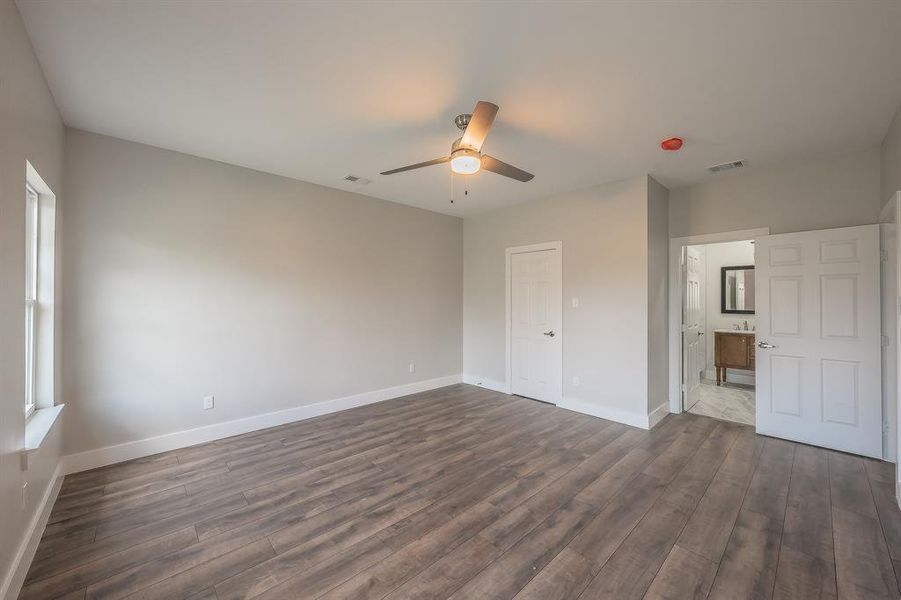 Spacious, unfurnished interior of a new home in , Greenville (Image 26).