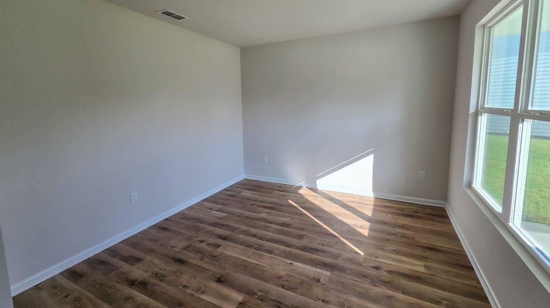Spacious, unfurnished interior of a new home in Fallschase, Tallahassee (Image 5).