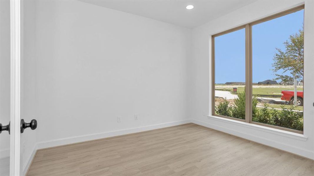 Spacious, unfurnished interior of a new home in Trinity Falls, McKinney (Image 16).