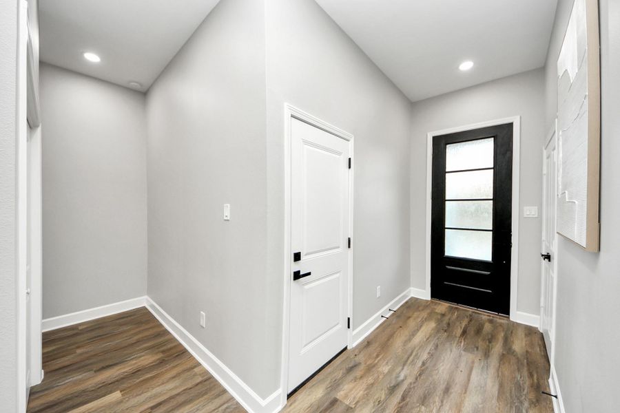 Spacious, unfurnished interior of a new home in , Houston (Image 23).