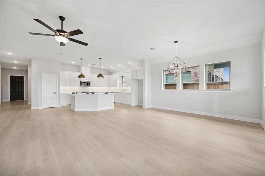 Spacious, unfurnished interior of a new home in Creekshaw – Classic, Royse City (Image 16). Spacious, unfurnished interior of a new home in Creekshaw – Classic, Royse City (Image 16).