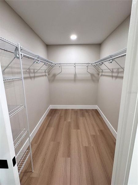 Spacious, unfurnished interior of a new home in , Ocala (Image 6).