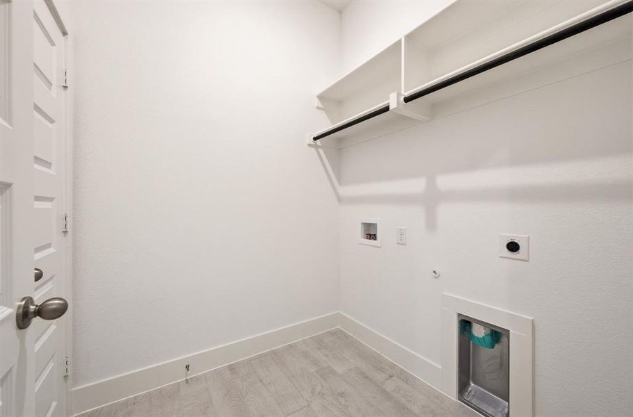 Spacious, unfurnished interior of a new home in Saddleback Estates, Boyd (Image 29). Spacious, unfurnished interior of a new home in Saddleback Estates, Boyd (Image 29).