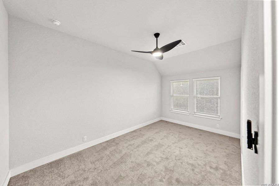 Spacious, unfurnished interior of a new home in Ventana, Bulverde (Image 58).