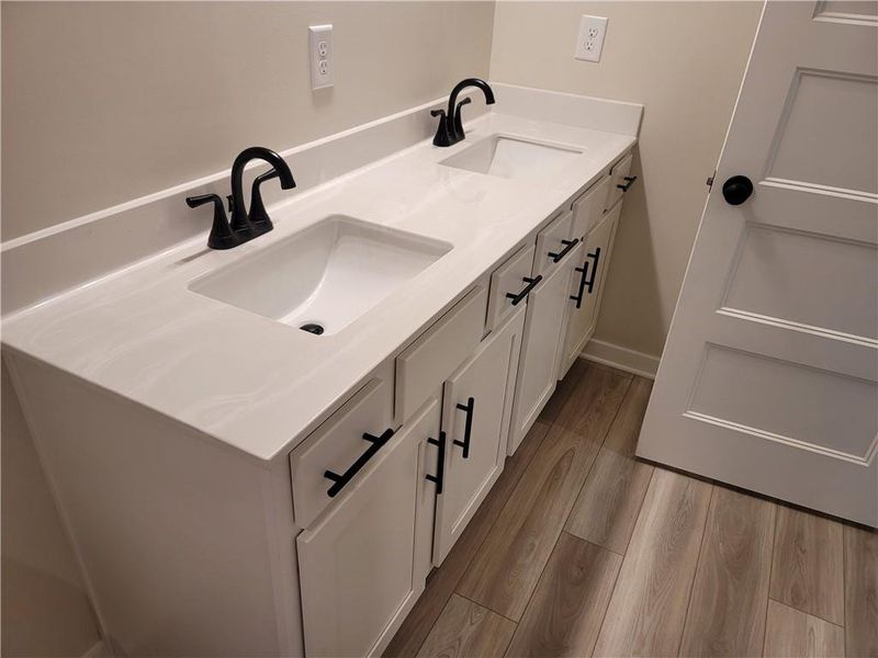 Close-up of interior finishes inside a home in Pinecrest Ridge, Dacula (Image 9).