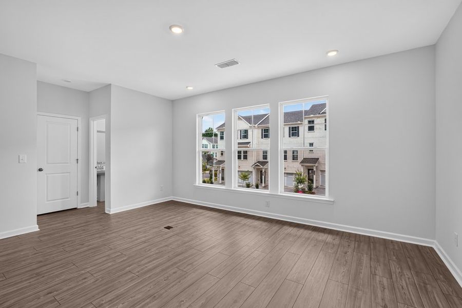 Spacious, unfurnished interior of a new home in Somerset at Veterans Memorial, Mableton (Image 13).