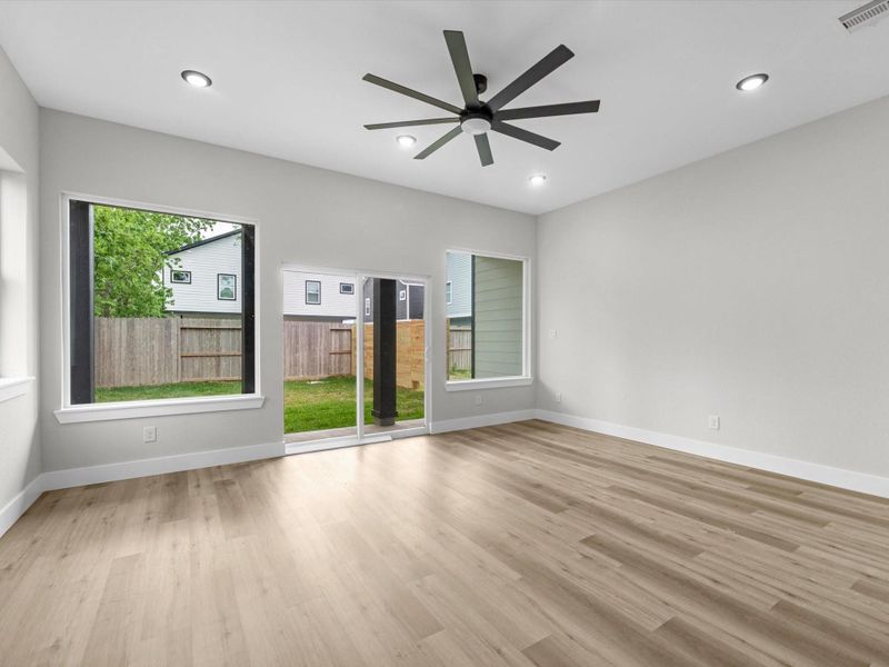 Spacious, unfurnished interior of a new home in , Houston (Image 21).