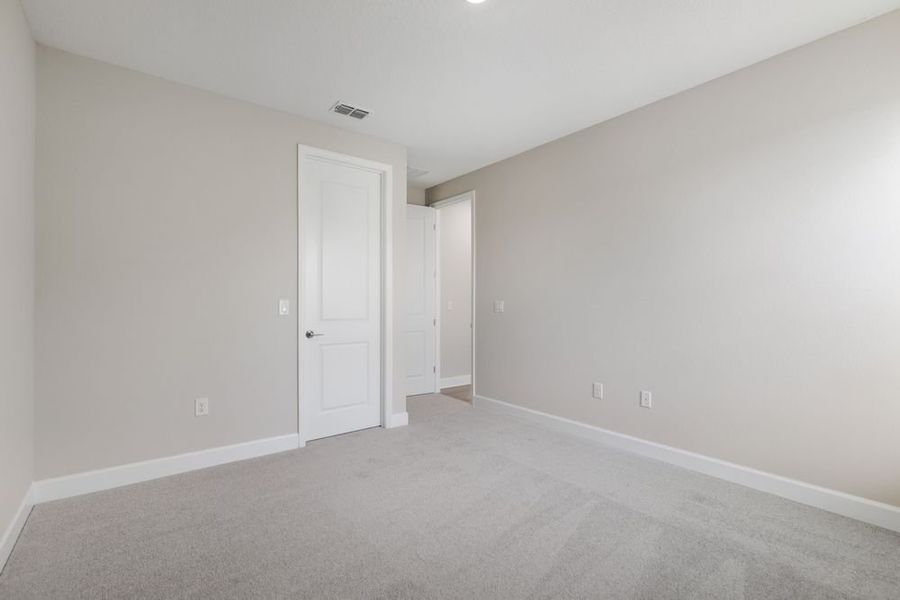 Spacious, unfurnished interior of a new home in Headwaters at Lofton Creek, Yulee (Image 27).