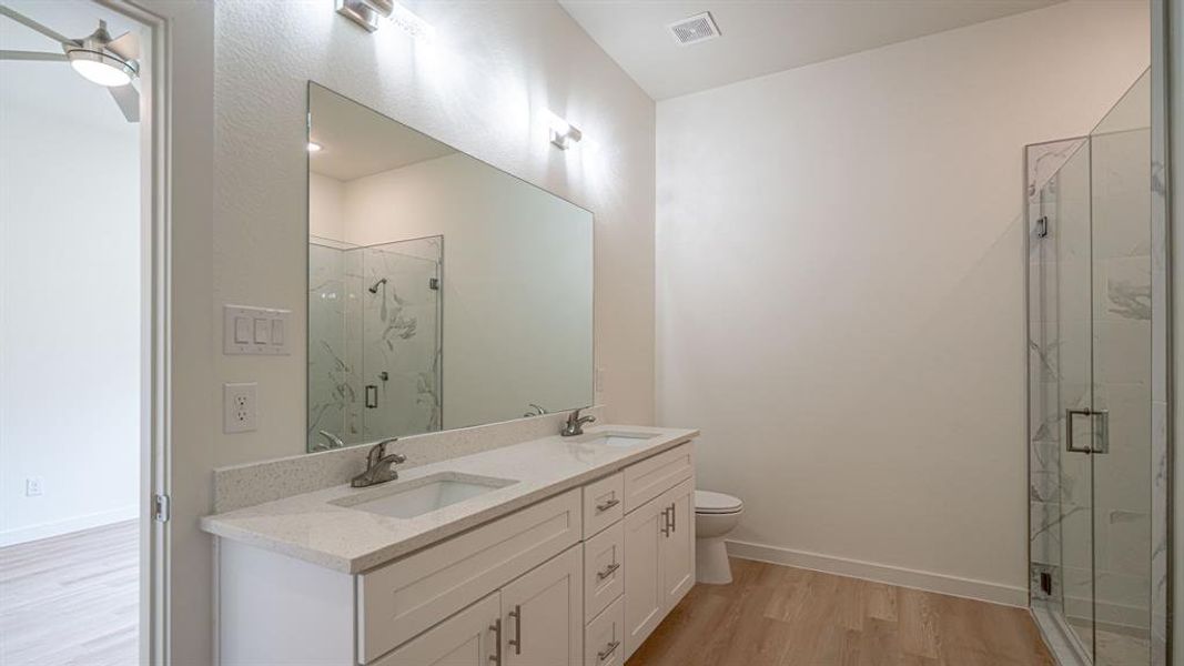 Furnished interior view inside a new home in , Granbury (Image 9).