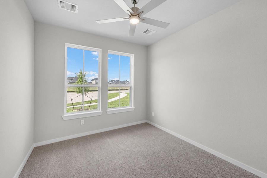 Spacious, unfurnished interior of a new home in Briarwood Crossing, Rosenberg (Image 19).