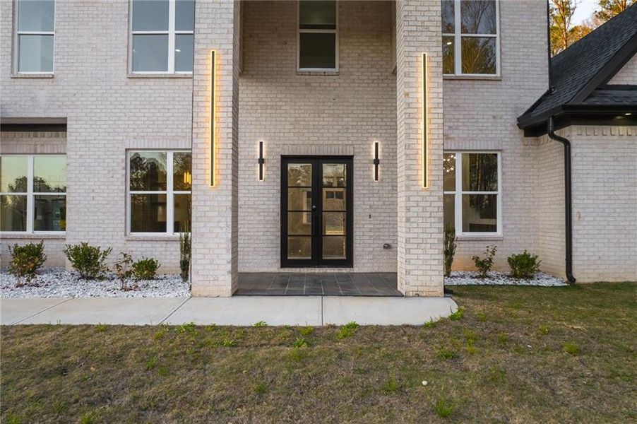 Exterior details and patio area of a home in , Loganville (Image 3).
