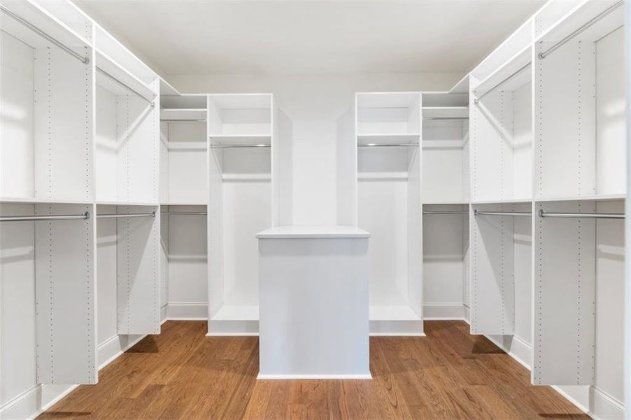 Spacious, unfurnished interior of a new home in , Alpharetta (Image 68). Spacious, unfurnished interior of a new home in , Alpharetta (Image 68).