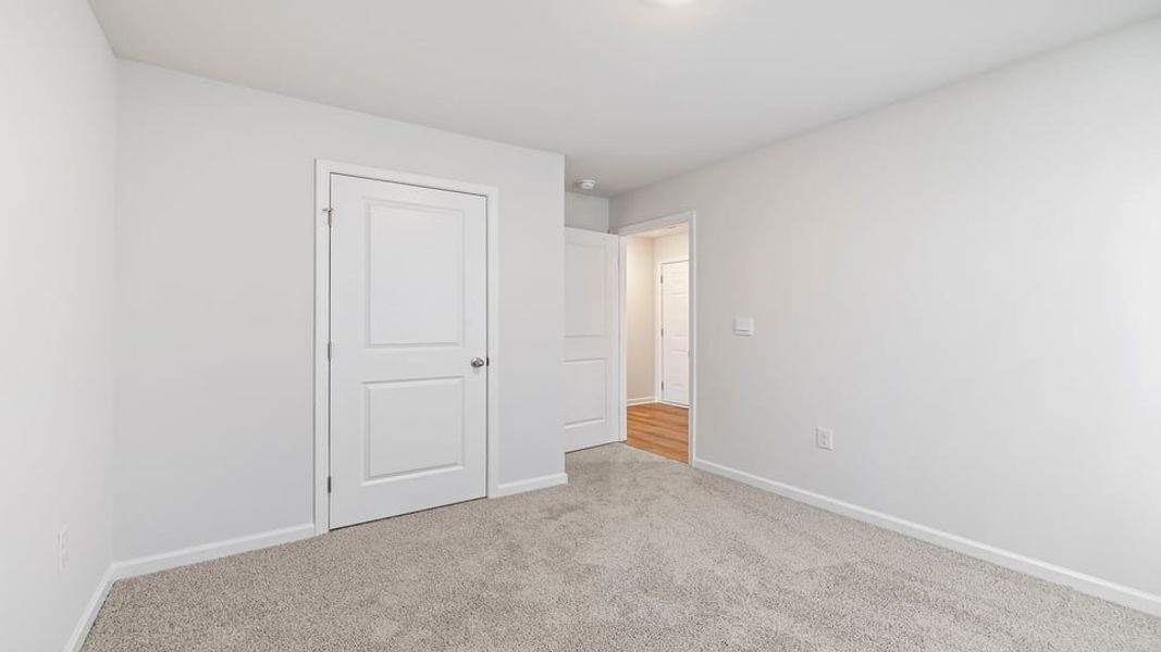 Spacious, unfurnished interior of a new home in Baxter Village, Boiling Springs (Image 12).