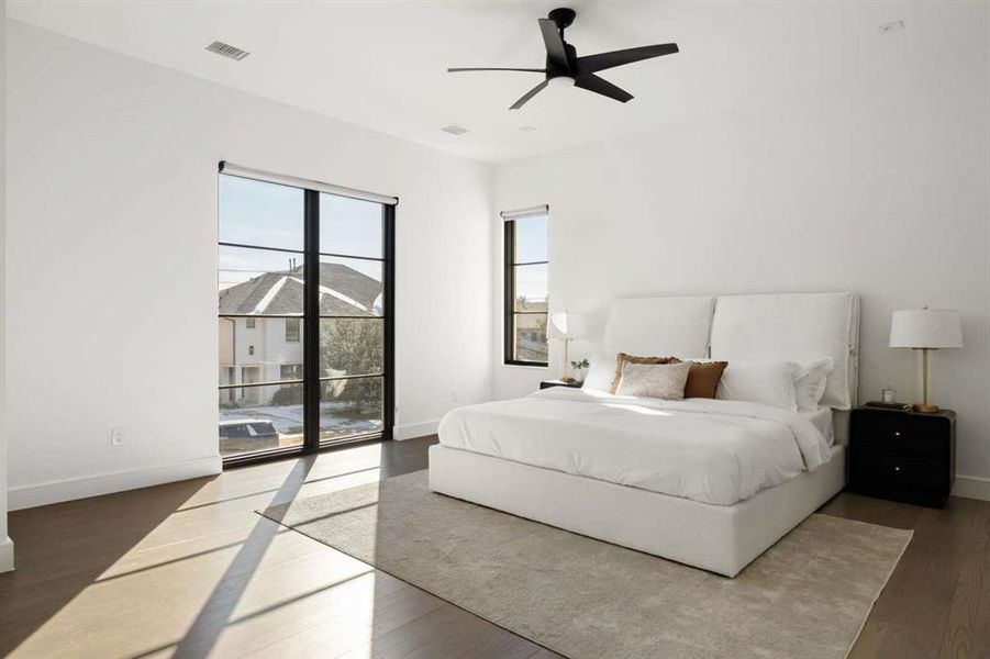 Furnished interior view inside a new home in , Dallas (Image 12).