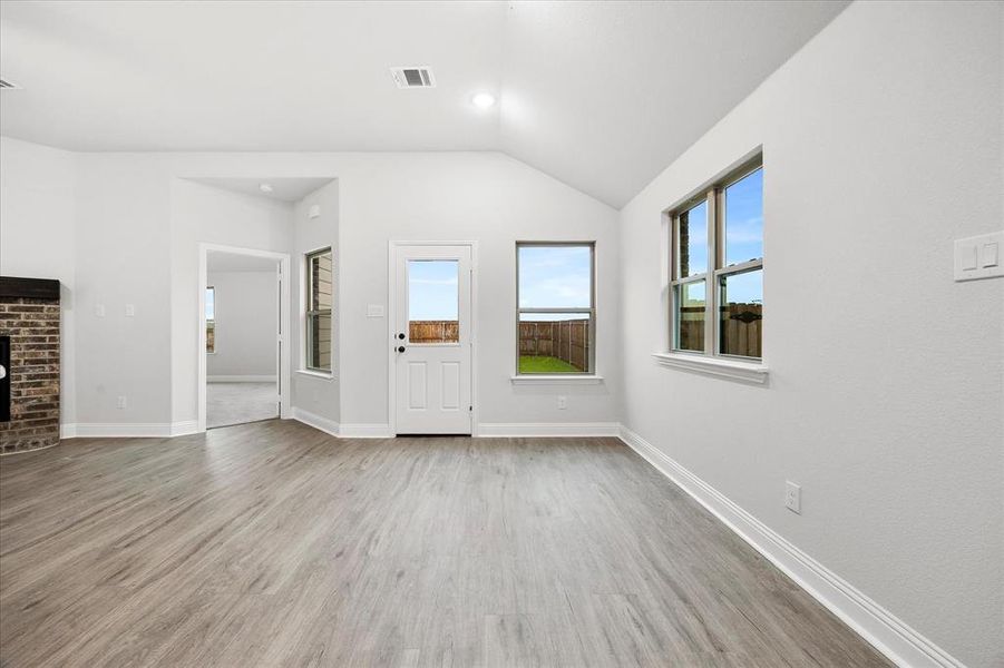 Spacious, unfurnished interior of a new home in Fox Landing, Caddo Mills (Image 29).
