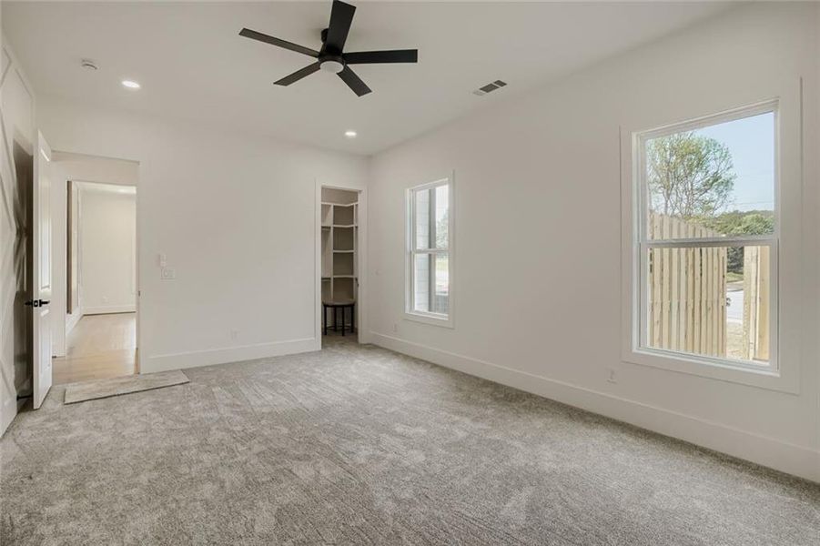 Spacious, unfurnished interior of a new home in , Grayson (Image 33).