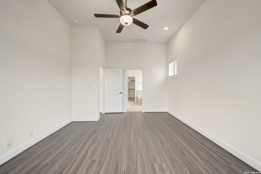 Spacious, unfurnished interior of a new home in Davis Ranch 50', San Antonio (Image 31).