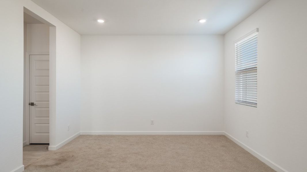 Spacious, unfurnished interior of a new home in Aloravita, Peoria (Image 19).
