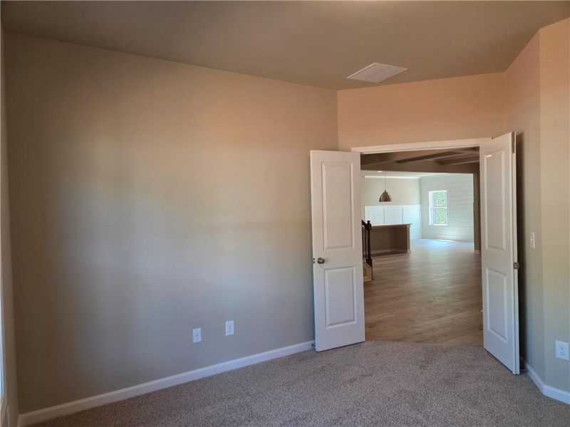Spacious, unfurnished interior of a new home in , Bethlehem (Image 14).