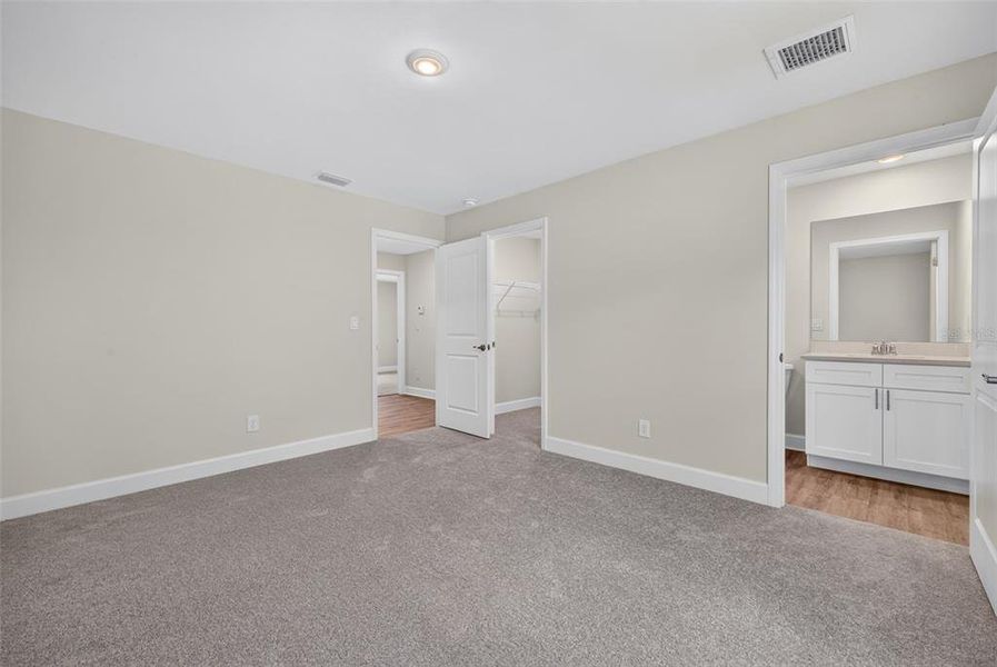 Spacious, unfurnished interior of a new home in , Port Charlotte (Image 18).
