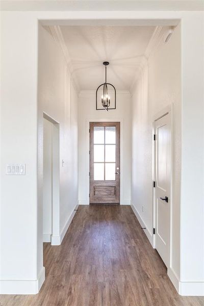 Spacious, unfurnished interior of a new home in , Ovalo (Image 11).