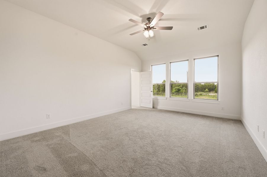 Spacious, unfurnished interior of a new home in Saddleback Estates, Boyd (Image 31).