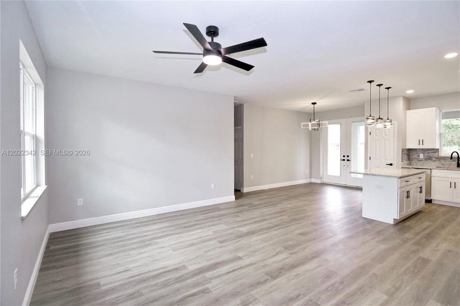 Spacious, unfurnished interior of a new home in , Sebring (Image 19).