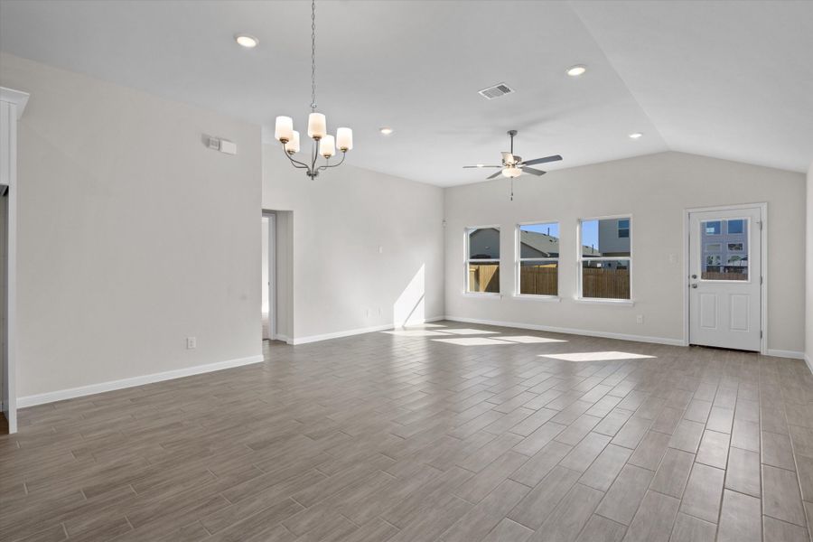 Spacious, unfurnished interior of a new home in Morningstar, Georgetown (Image 15).