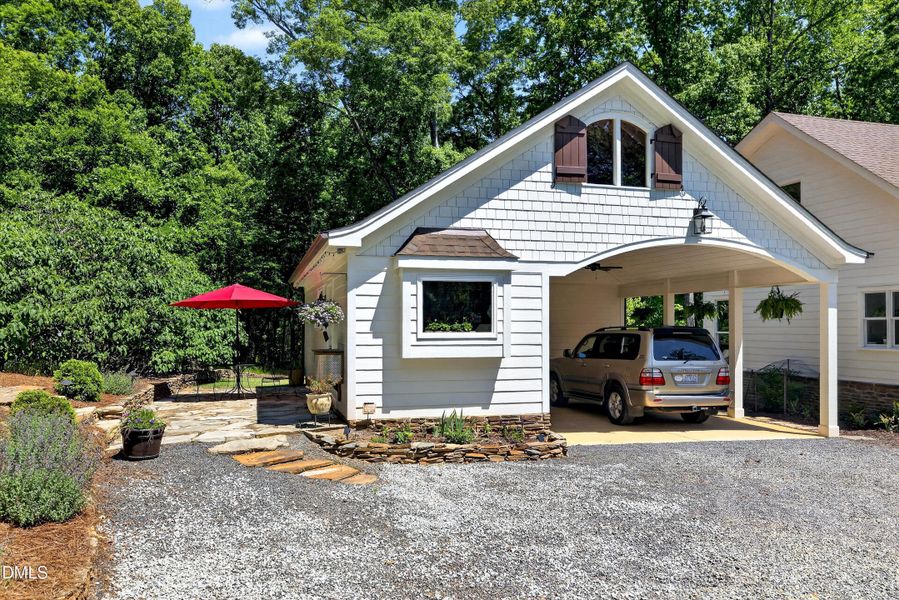 Studio and Carport Studio and Carport