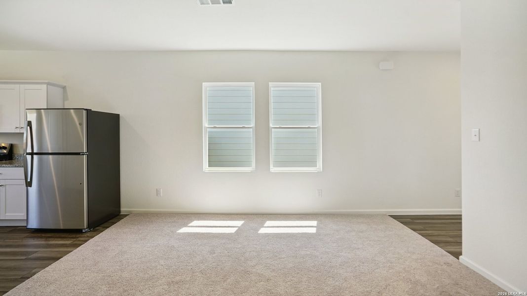 Spacious, unfurnished interior of a new home in Roosevelt Heights, San Antonio (Image 12).