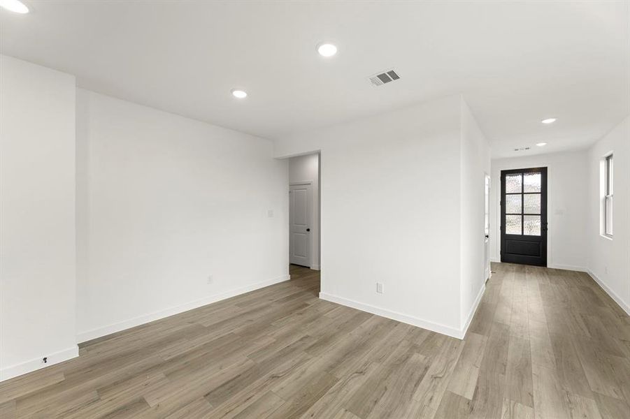 05. 14096 Harden - Dining (2)