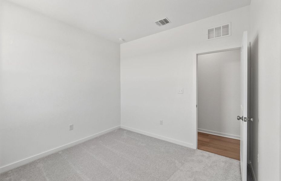 Spacious, unfurnished interior of a new home in Larson Crossing, Elgin (Image 37).