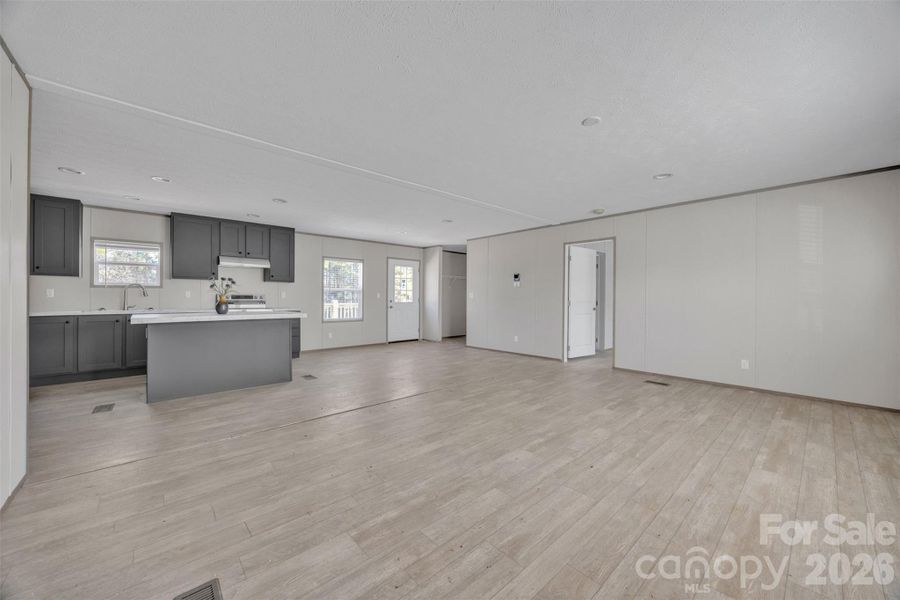 Spacious, unfurnished interior of a new home in , Taylorsville (Image 26).