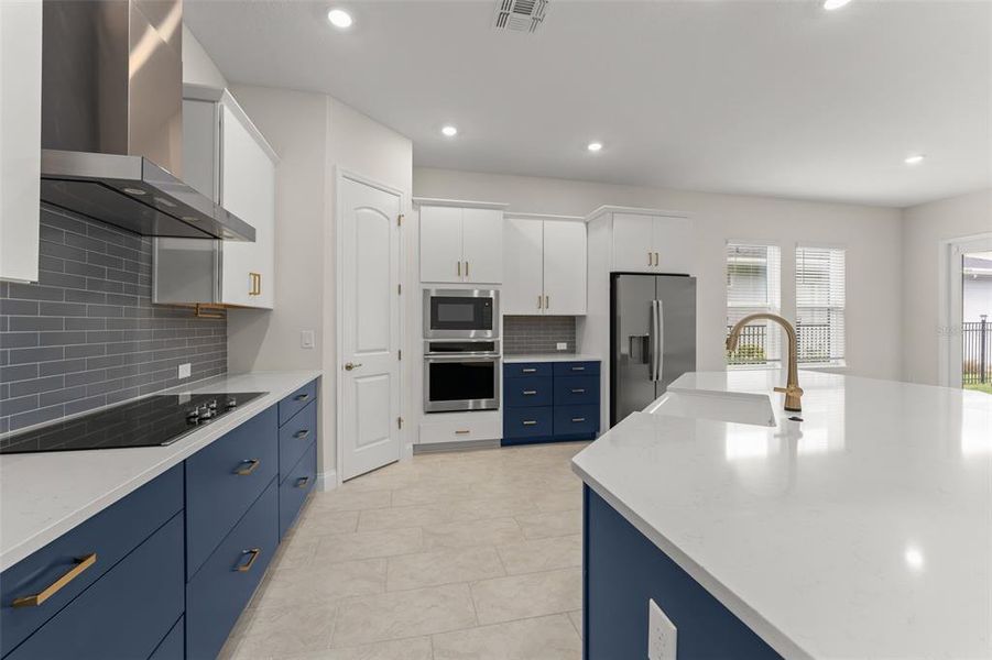 Furnished interior view inside a new home in , Orlando (Image 11).