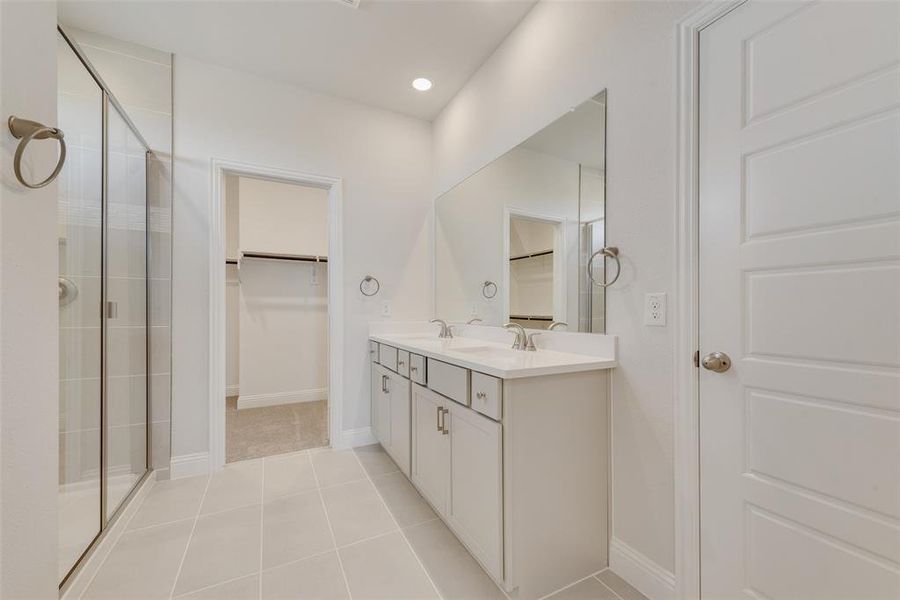 Furnished interior view inside a new home in Walden Pond, Forney (Image 7).