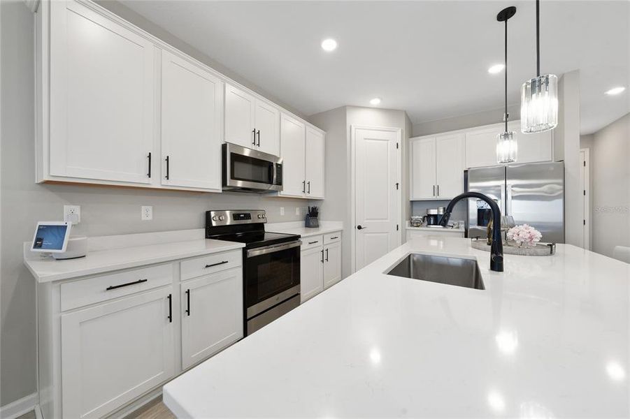 Furnished interior view inside a new home in , Lake Alfred (Image 12).