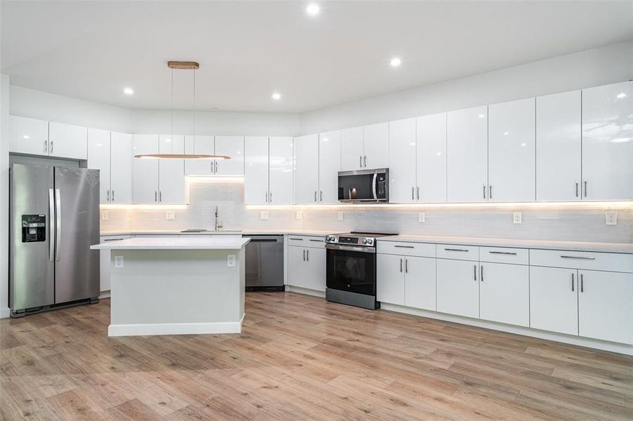 Furnished interior view inside a new home in , Sarasota (Image 7).