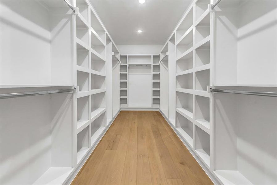 Spacious, unfurnished interior of a new home in , Dallas (Image 32).