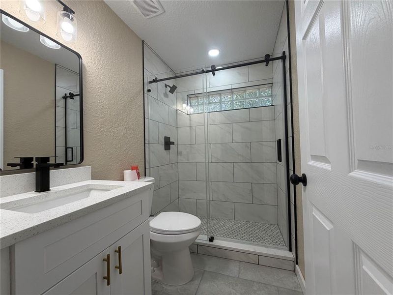 Furnished interior view inside a new home in , Belleview (Image 9).