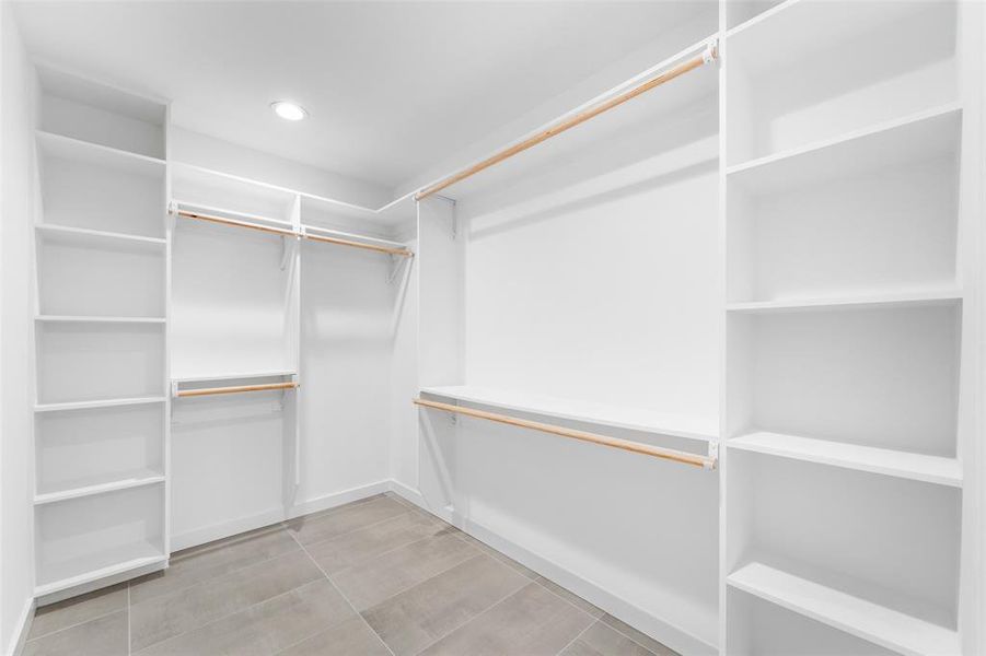 Spacious, unfurnished interior of a new home in , Dallas (Image 32).