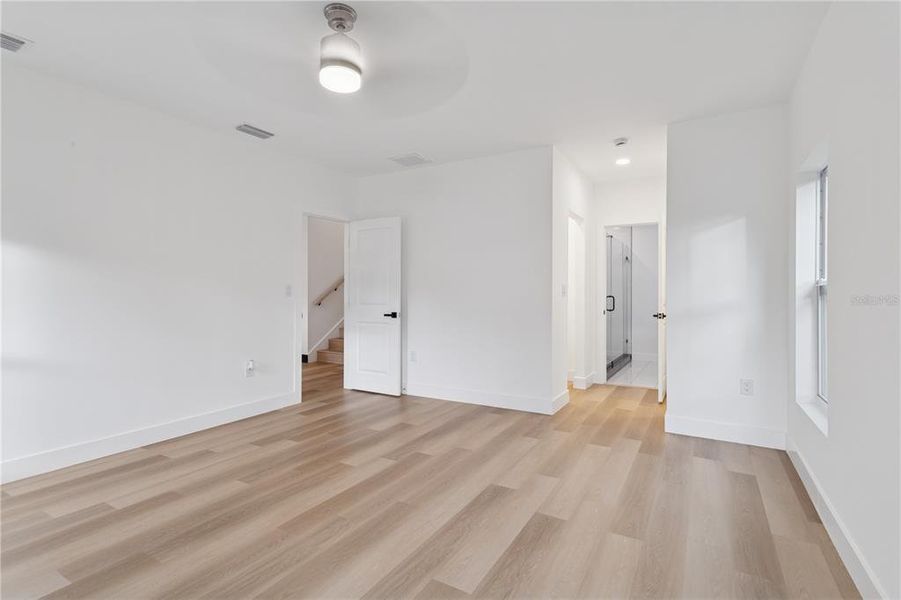 Spacious, unfurnished interior of a new home in , St. Petersburg (Image 45). Spacious, unfurnished interior of a new home in , St. Petersburg (Image 45).