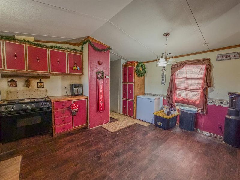 Furnished interior view inside a new home in , Weatherford (Image 11).