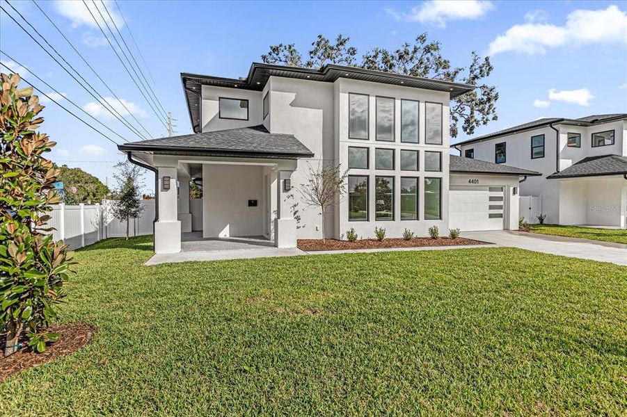 Exterior details and patio area of a home in , Orlando (Image 33).