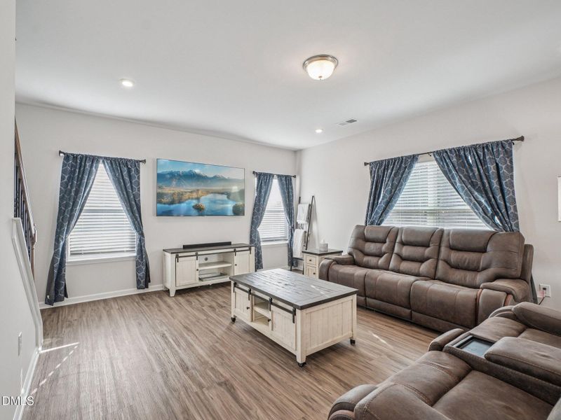 7-web-or-mls-Oriental St-S2412-007