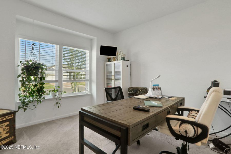 Furnished interior view inside a new home in , Yulee (Image 33).