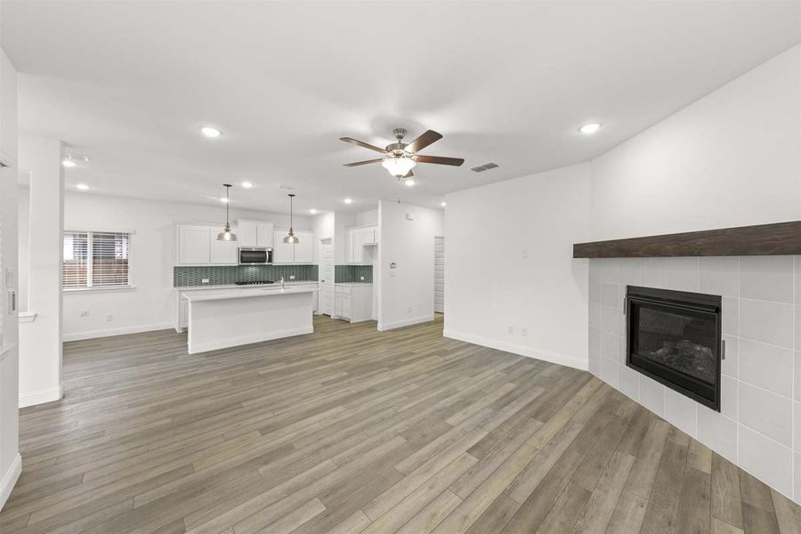 Representative unfurnished interior of a home built from the Aston Park by Pacesetter Homes in Keeneland, Aubrey (Image 22). Representative unfurnished interior of a home built from the Aston Park by Pacesetter Homes in Keeneland, Aubrey (Image 22).