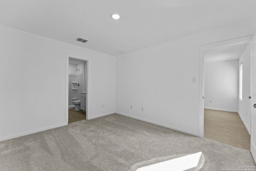 Spacious, unfurnished interior of a new home in Torian Village: Belmar Collection, San Antonio (Image 12).