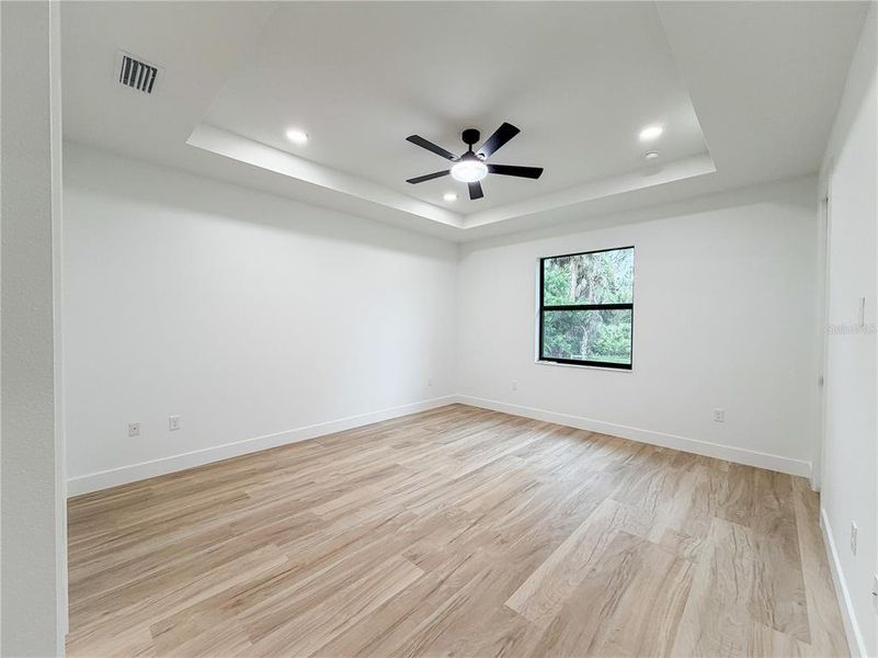 Spacious, unfurnished interior of a new home in , North Port (Image 19).