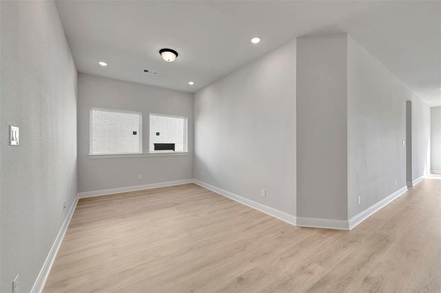 Spacious, unfurnished interior of a new home in Treeline, Justin (Image 25).