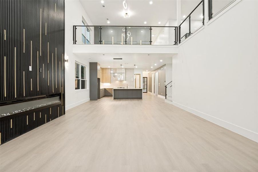Spacious, unfurnished interior of a new home in , Frisco (Image 18).